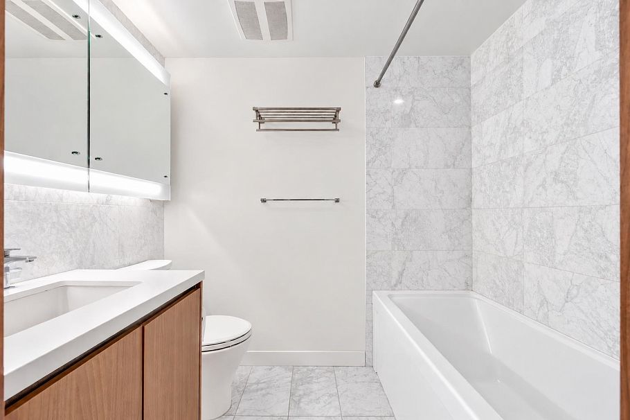 752 38 Smithe Street Vancouver, BC - 11