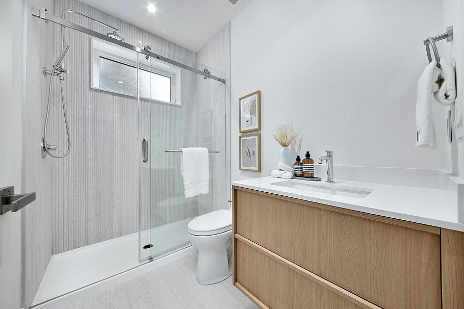 3 4659 W 11 Avenue Vancouver, BC - 16