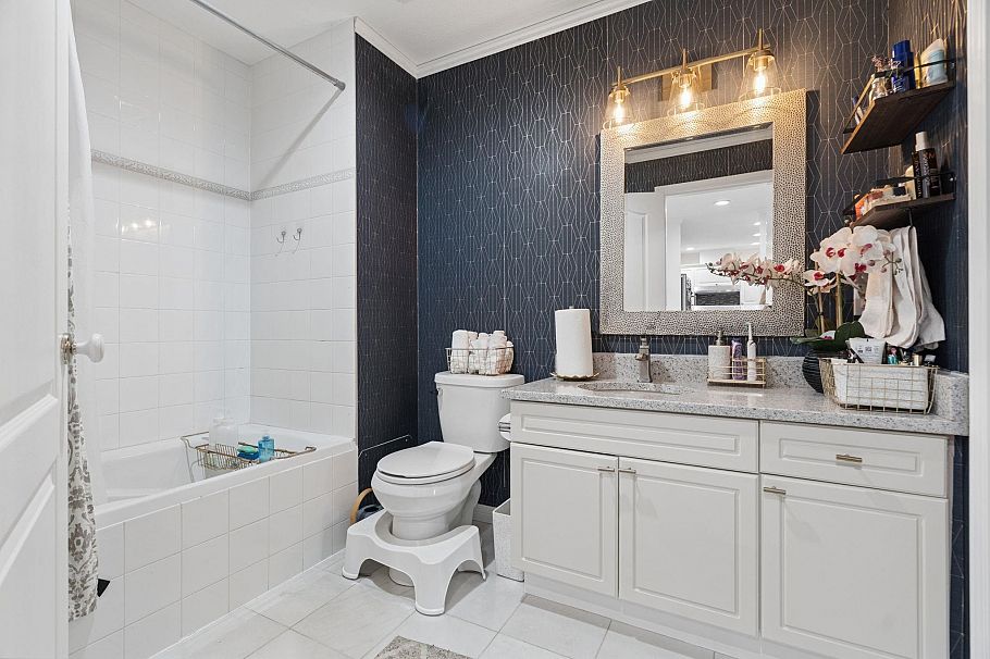 602 1500 Ostler Court North Vancouver, BC - 30