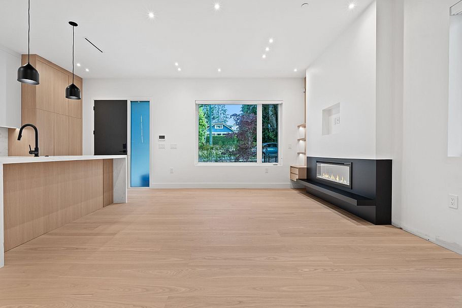 1 3813 W 16th Avenue Vancouver, BC - 3