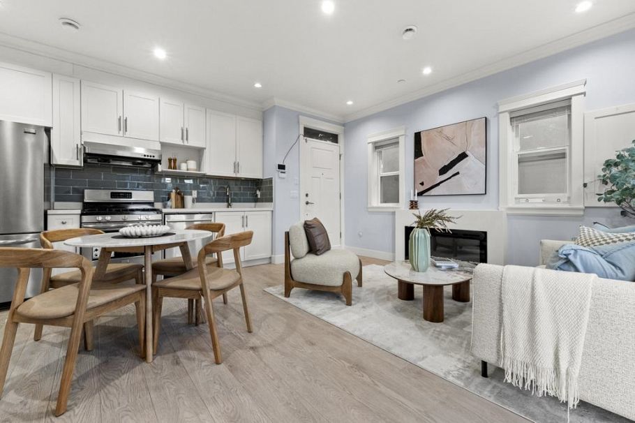 2216 Mannering Avenue Vancouver, BC - 7
