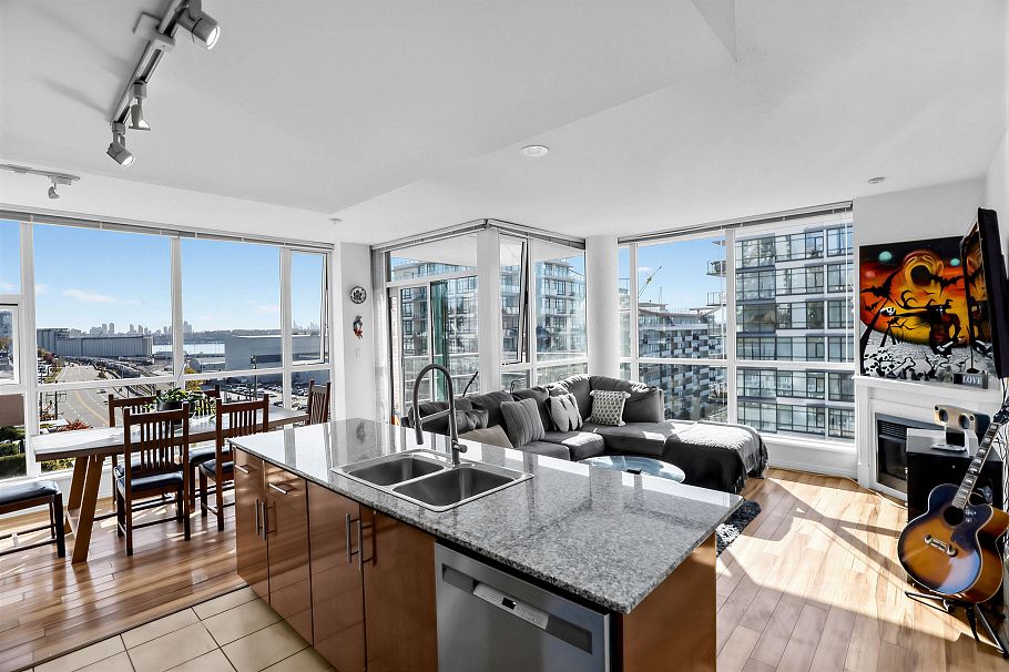 806 168 E Esplanade Avenue North Vancouver, BC - 22