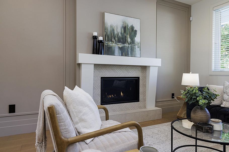 357 E 22nd Street North Vancouver, BC - 4