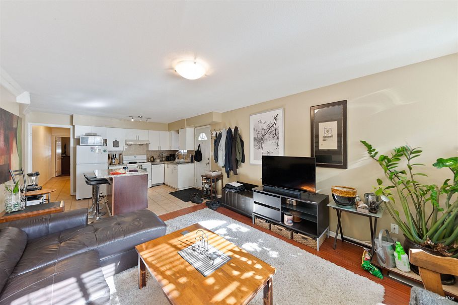 195 W 17th Avenue Vancouver, BC - 8