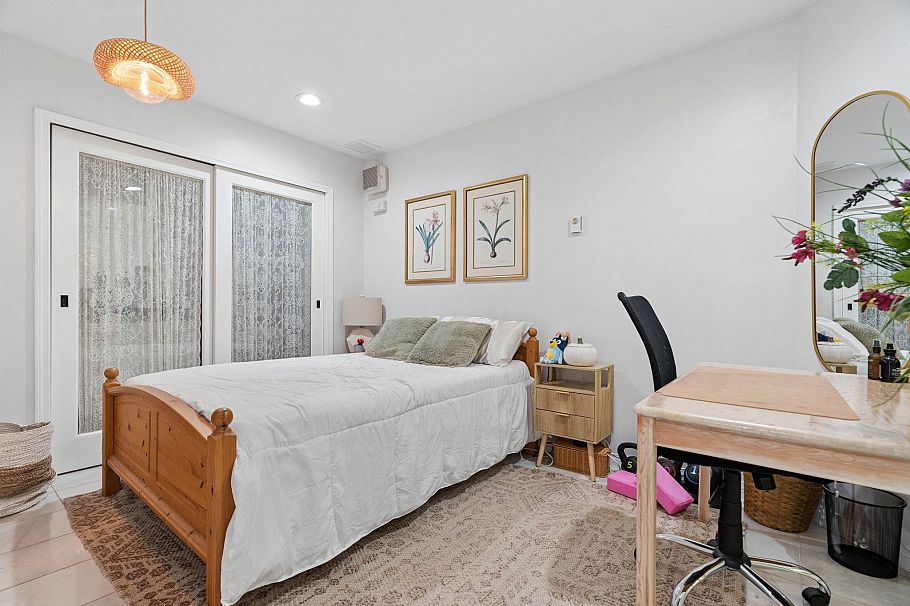 602 1500 Ostler Court North Vancouver, BC - 28