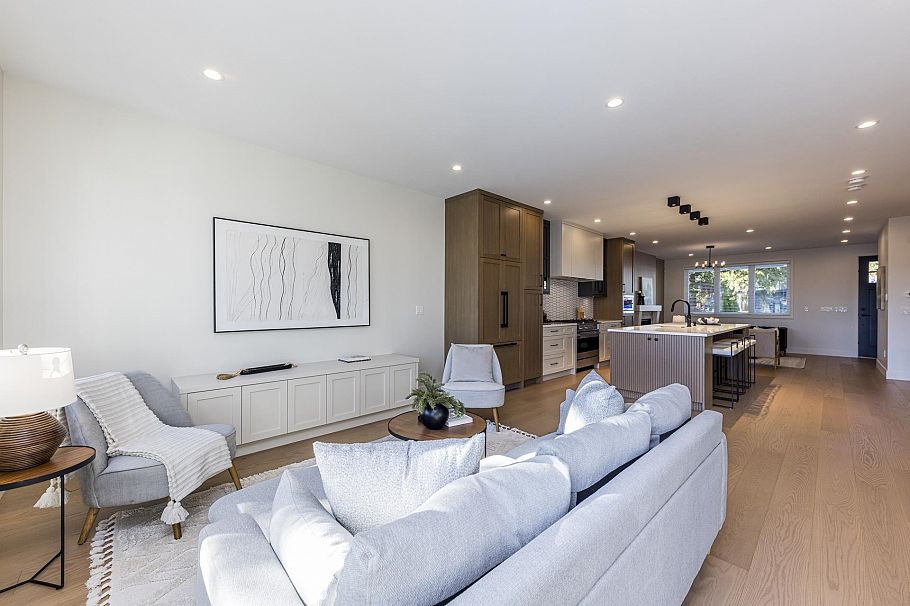 357 E 22nd Street North Vancouver, BC - 20