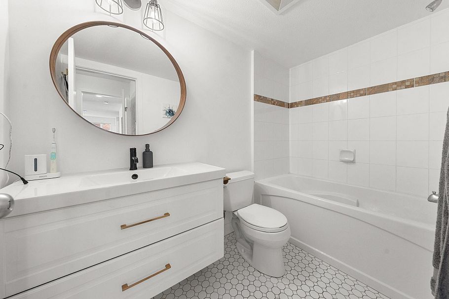 207 183 W 23rd Street North Vancouver, BC - 17