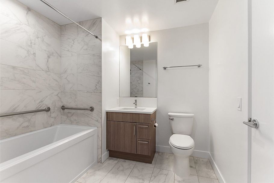206 3365 E 4th Avenue Vancouver, BC - 18