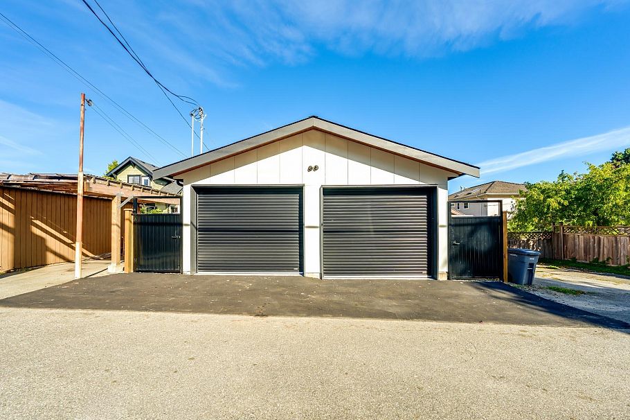 1 2686 Mcgill Street Vancouver, BC - 30