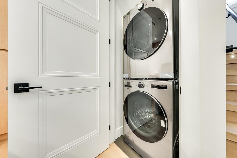 1 2686 Mcgill Street Vancouver, BC - 13