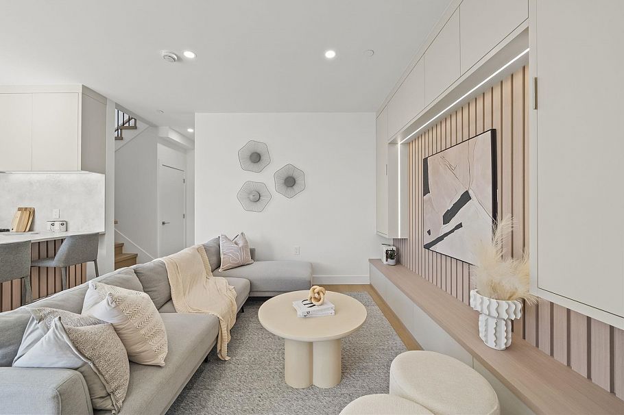 1 3623 Triumph Street Vancouver, BC - 5