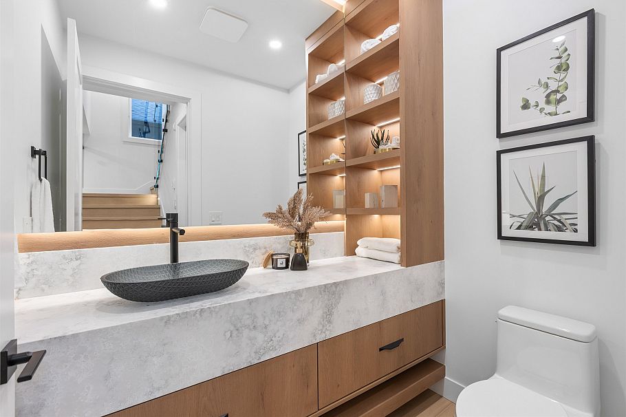 1 2435 Napier Street Vancouver, BC - 9