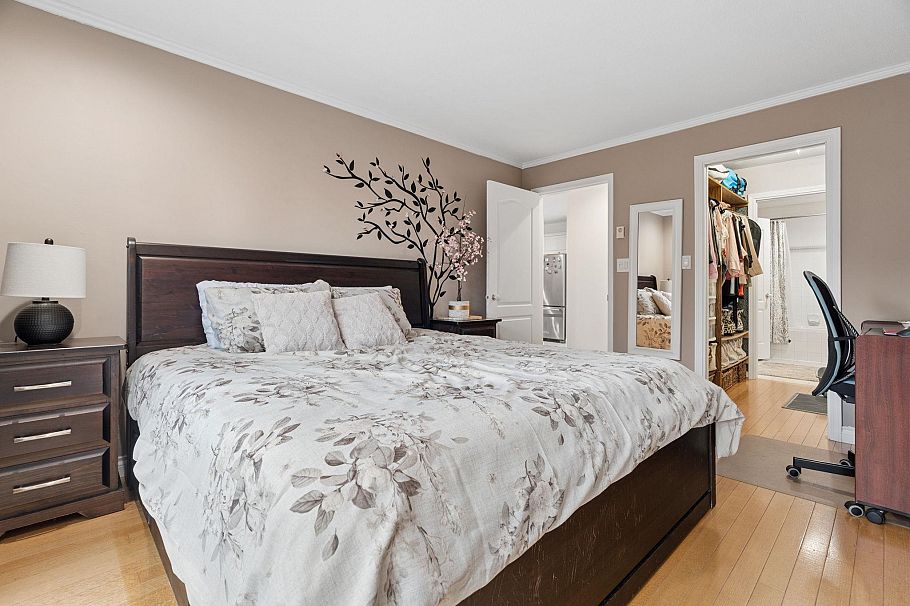 602 1500 Ostler Court North Vancouver, BC - 22