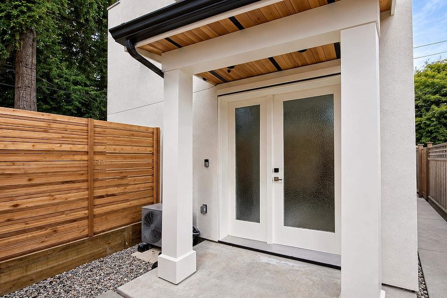 3 4659 W 11 Avenue Vancouver, BC - 4
