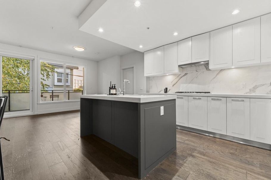 206 7878 Granville Street Vancouver, BC - 5