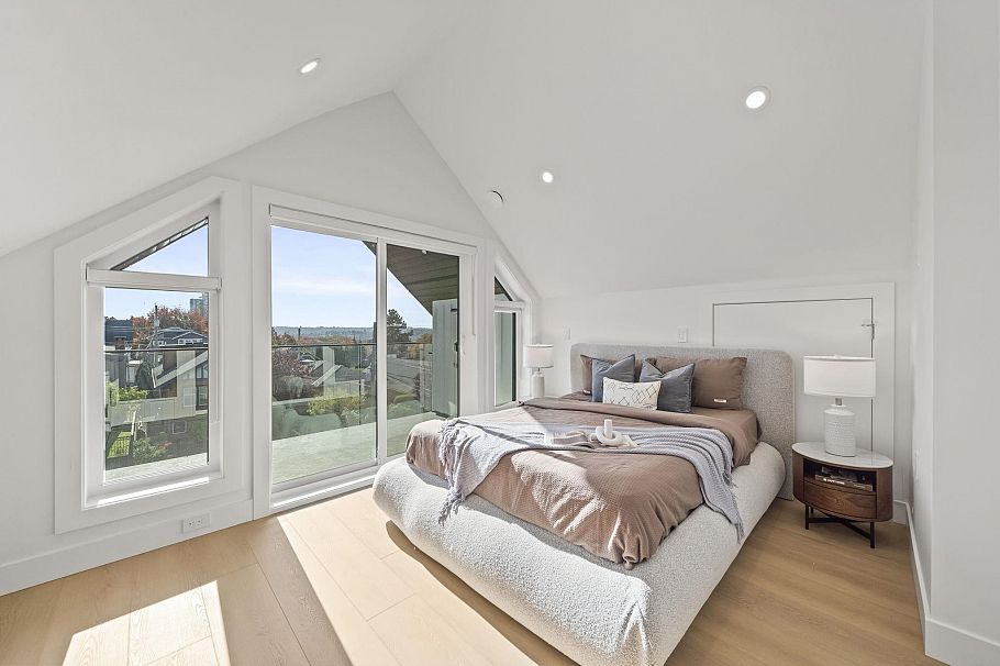 1 3623 Triumph Street Vancouver, BC - 28