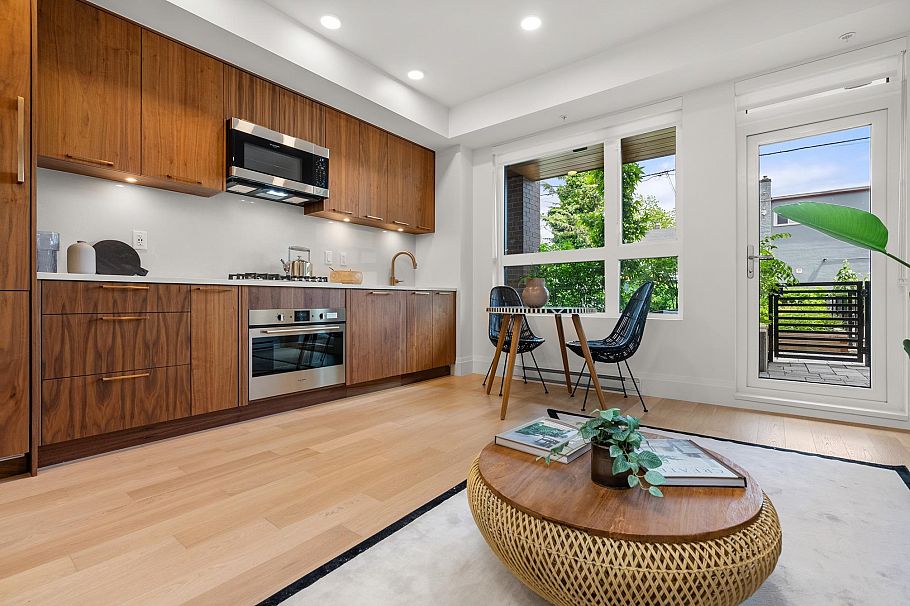106 2550 Garden Drive Vancouver, BC - 1