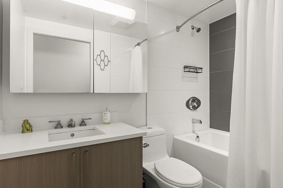 352 250 E 6th Avenue Vancouver, BC - 16
