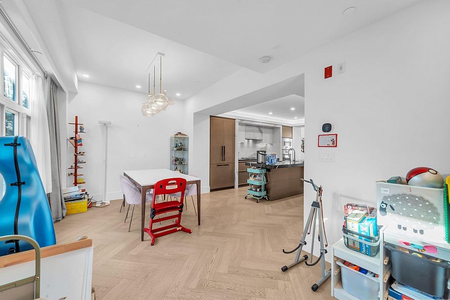 2793 Alamein Avenue Vancouver, BC - 27