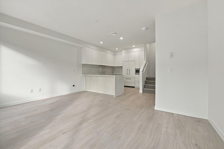 110 954 Lytton Street North Vancouver, BC - 4