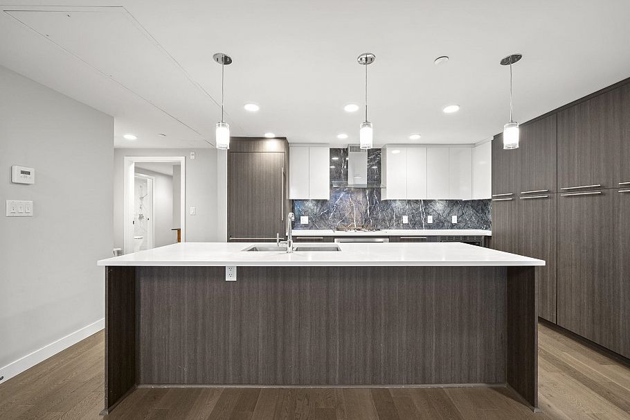 401 5033 Cambie Street Vancouver, BC - 3