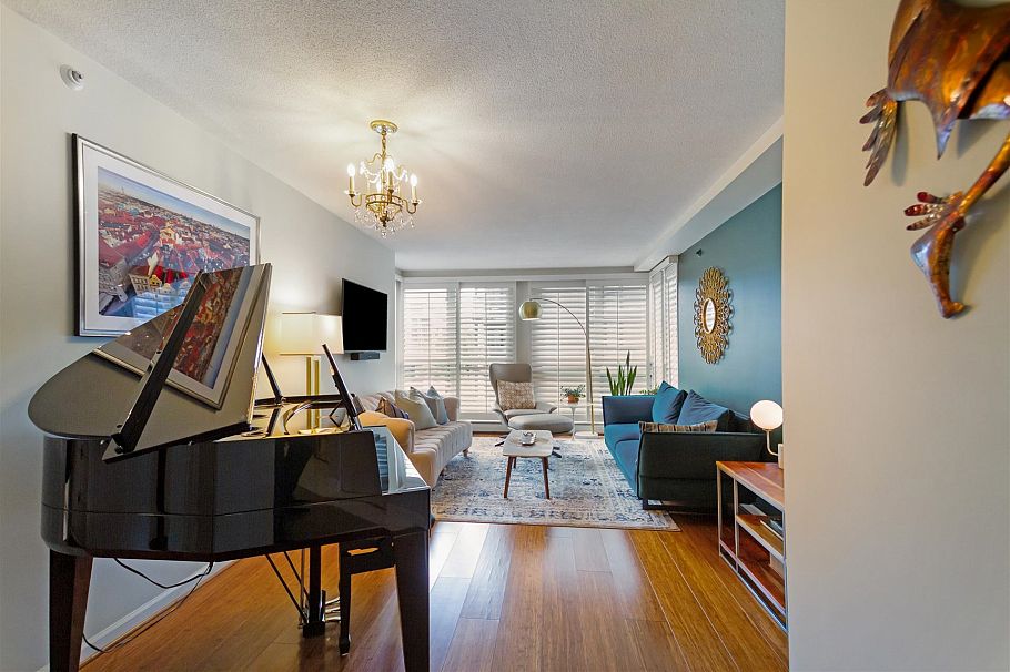 3F 199 Drake Street Vancouver, BC - 1