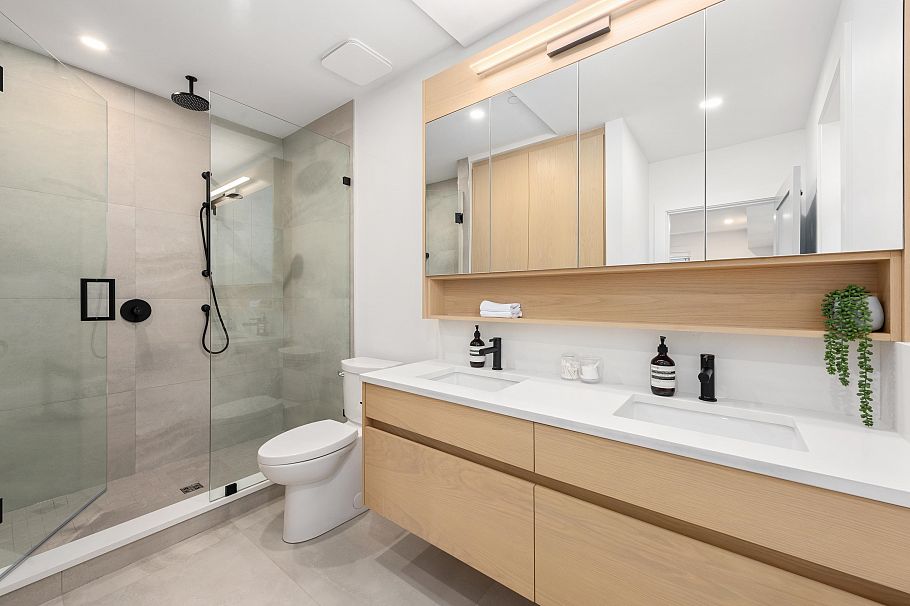 1220 E 11th Avenue Vancouver, BC - 17