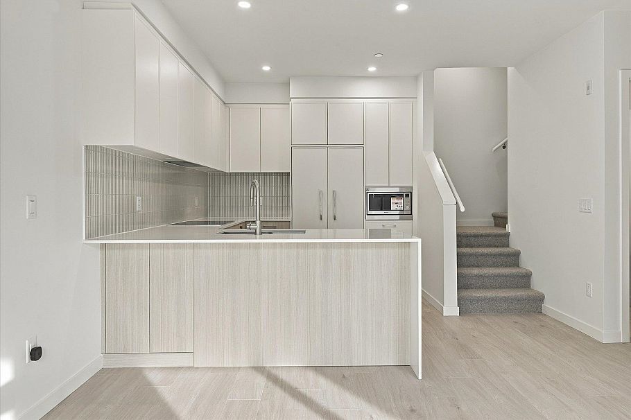 110 954 Lytton Street North Vancouver, BC - 7