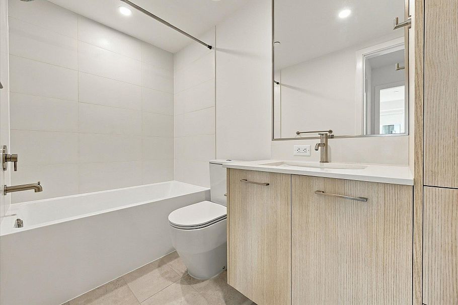 110 954 Lytton Street North Vancouver, BC - 21