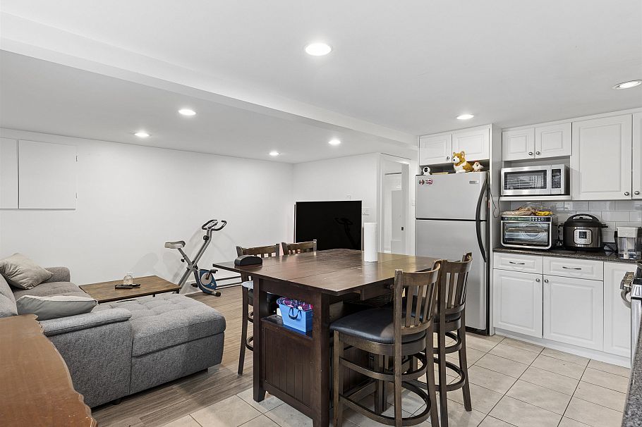 338 E 20th Avenue Vancouver, BC - 30