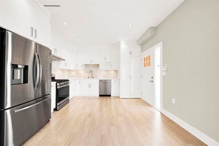 3128 Kings Avenue Vancouver, BC - 8