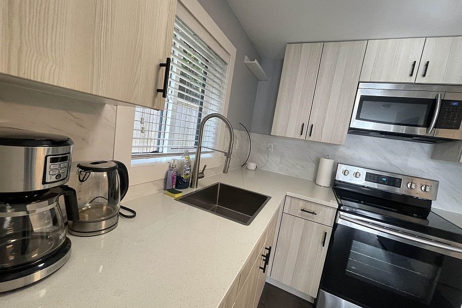 3124 GRAVELEY STREET, Vancouver BC V3T 1A8 Vancouver, BC - 1