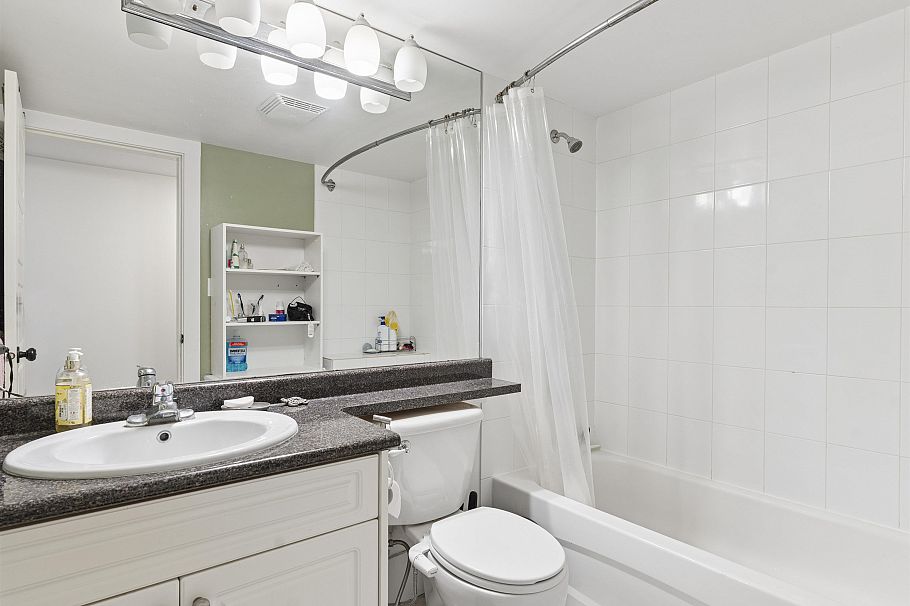 338 E 20th Avenue Vancouver, BC - 32