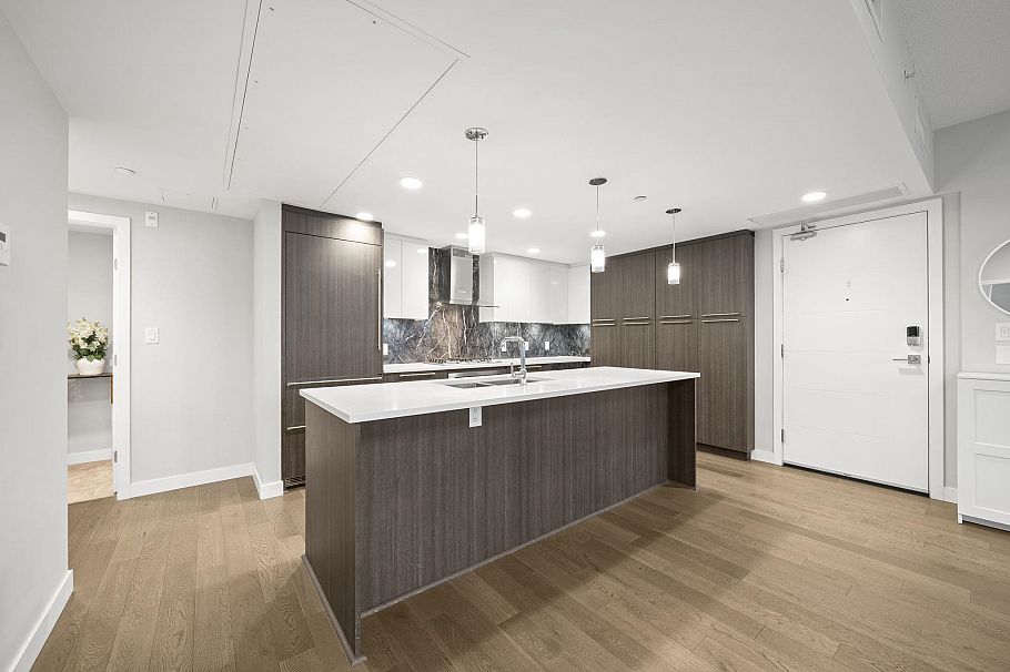 401 5033 Cambie Street Vancouver, BC - 2