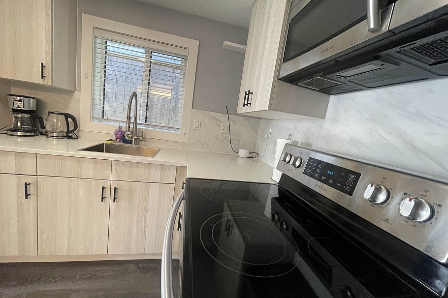 3124 GRAVELEY STREET, Vancouver BC V3T 1A8 Vancouver, BC - 2