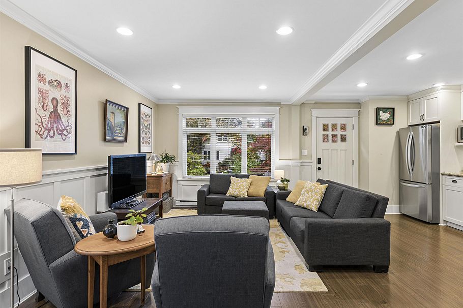 338 E 20th Avenue Vancouver, BC - 2