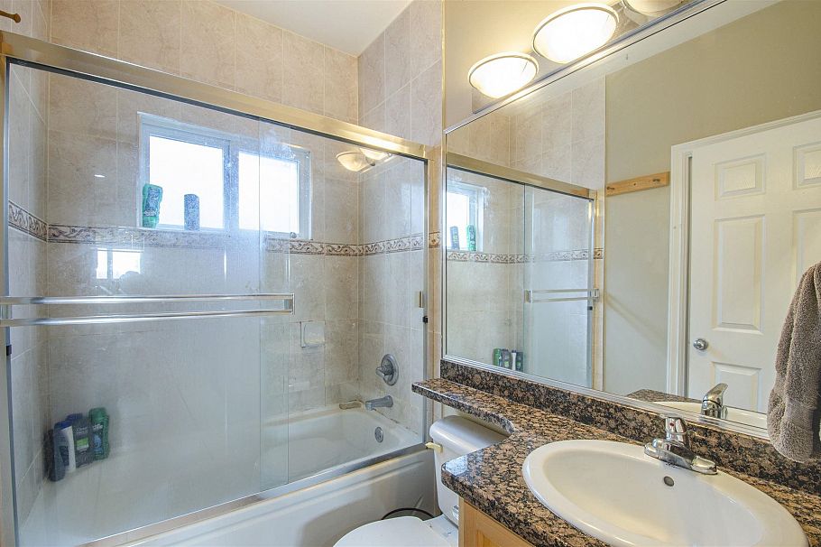 1550 E 1st Avenue Vancouver, BC - 12