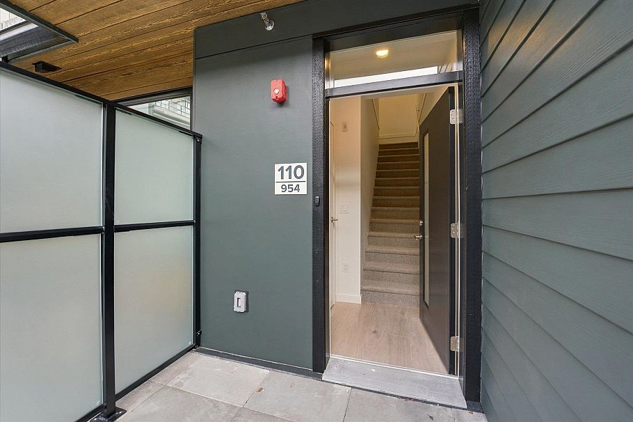 110 954 Lytton Street North Vancouver, BC - 3