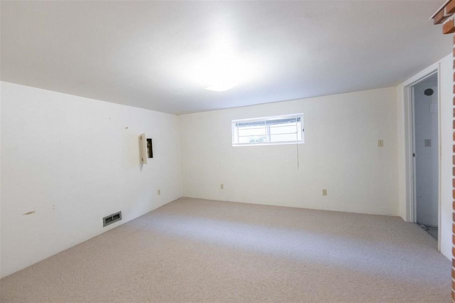 4674 W 4th Avenue Vancouver, BC - 16
