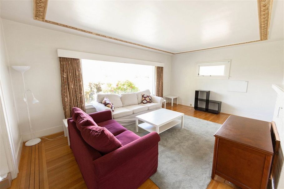 4674 W 4th Avenue Vancouver, BC - 9