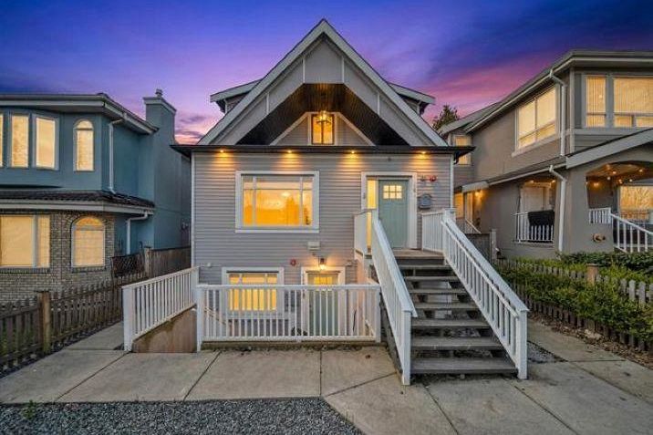 3128 Kings Avenue Vancouver, BC - 23