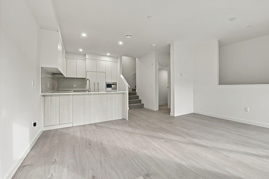 110 954 Lytton Street North Vancouver, BC - 5