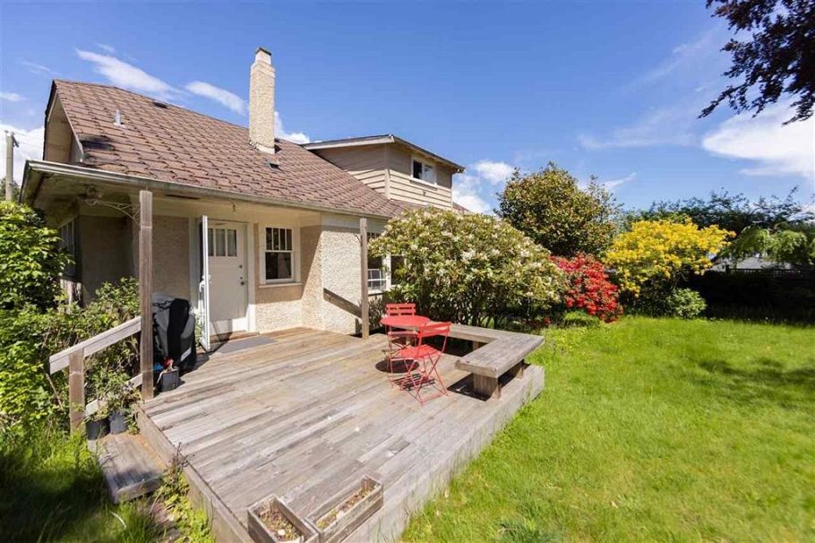 4674 W 4th Avenue Vancouver, BC - 7