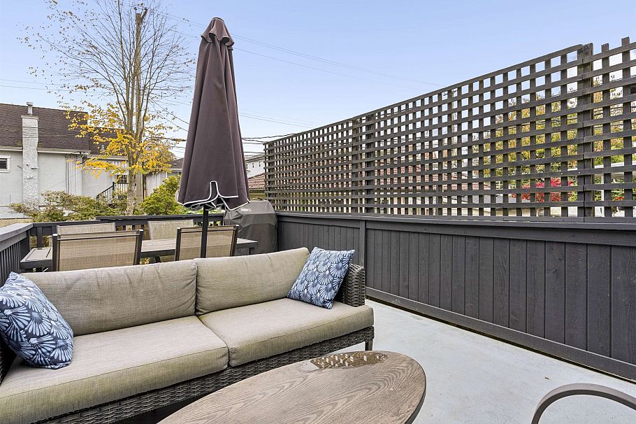 338 E 20th Avenue Vancouver, BC - 35
