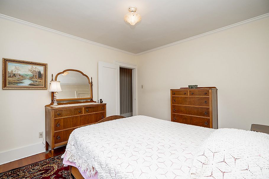 1969 W 43rd Avenue Vancouver, BC - 12