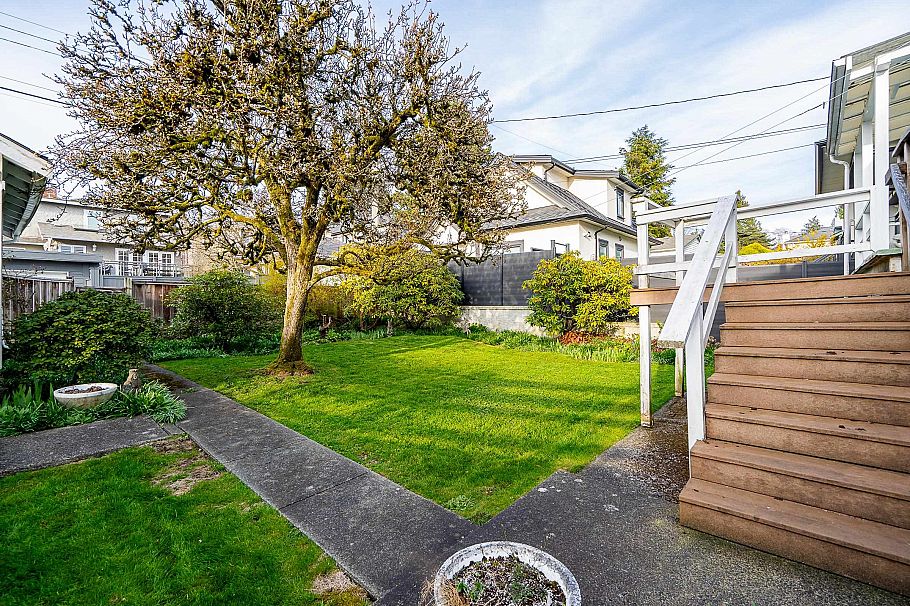 1969 W 43rd Avenue Vancouver, BC - 17