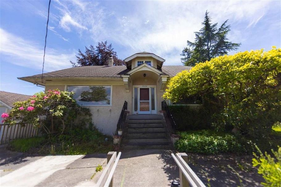 4674 W 4th Avenue Vancouver, BC - 5