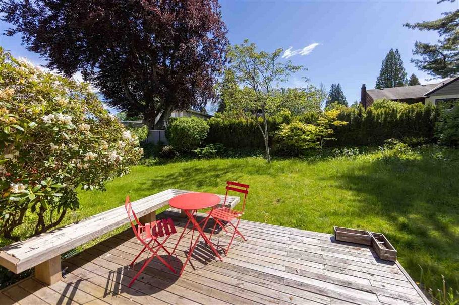 4674 W 4th Avenue Vancouver, BC - 8