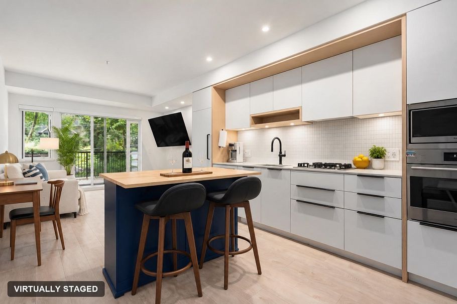 212 2520 Guelph Street Vancouver, BC - 4