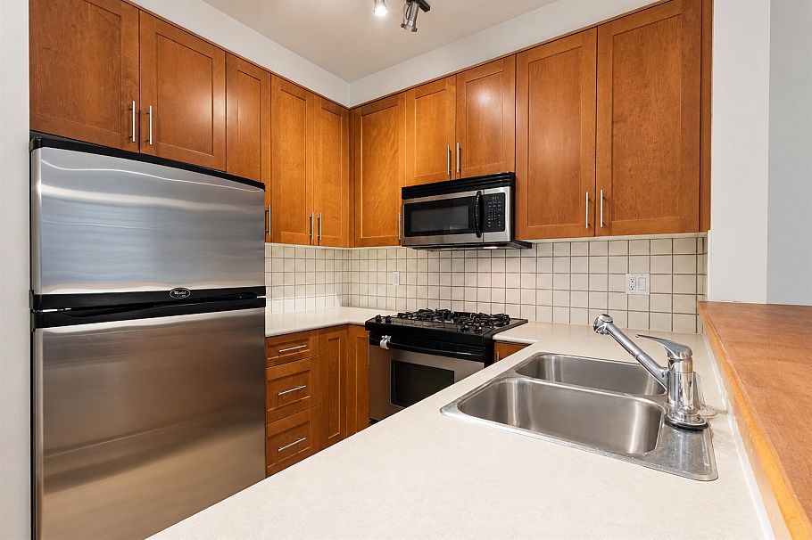 1213 4655 Valley Drive Vancouver, BC - 4